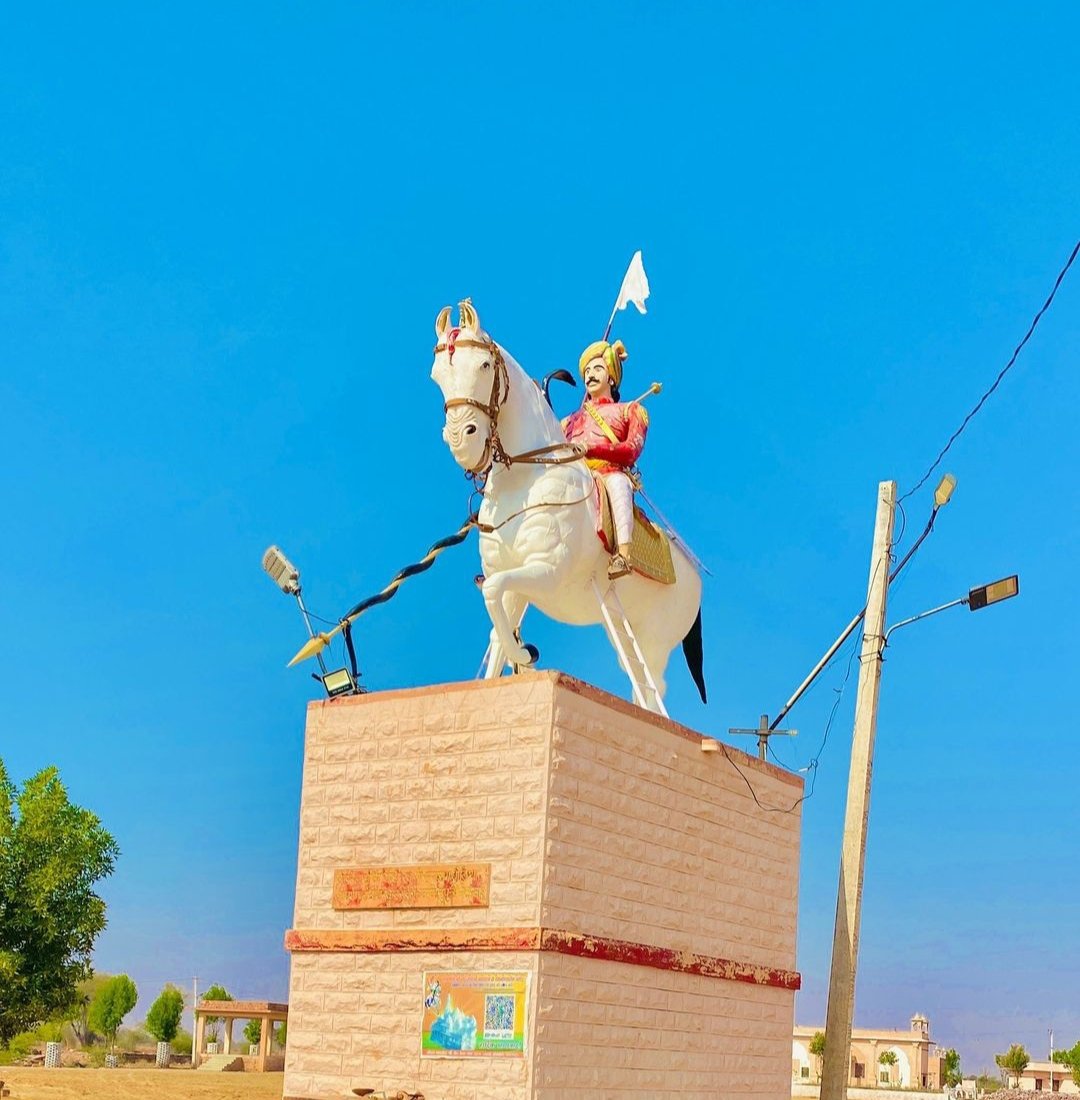 Rakesh_Bhadu14's tweet photo. सत्यवादी वीर तेजाजी महाराज की जय🚩🚩
गौरक्षक श्री वीर तेजाजी महाराज आप सब पर कृपा दृष्टि बनाए रखे।✨✨
जय वीर तेजल🙏🚩
#Tejaji #राजस्थान #आराध्यदेवता
#lilan #Eyes_on_you #govt_of_tejal
#tejal #वीर_तेजाजी https://t.co/WgmSBIYyCF