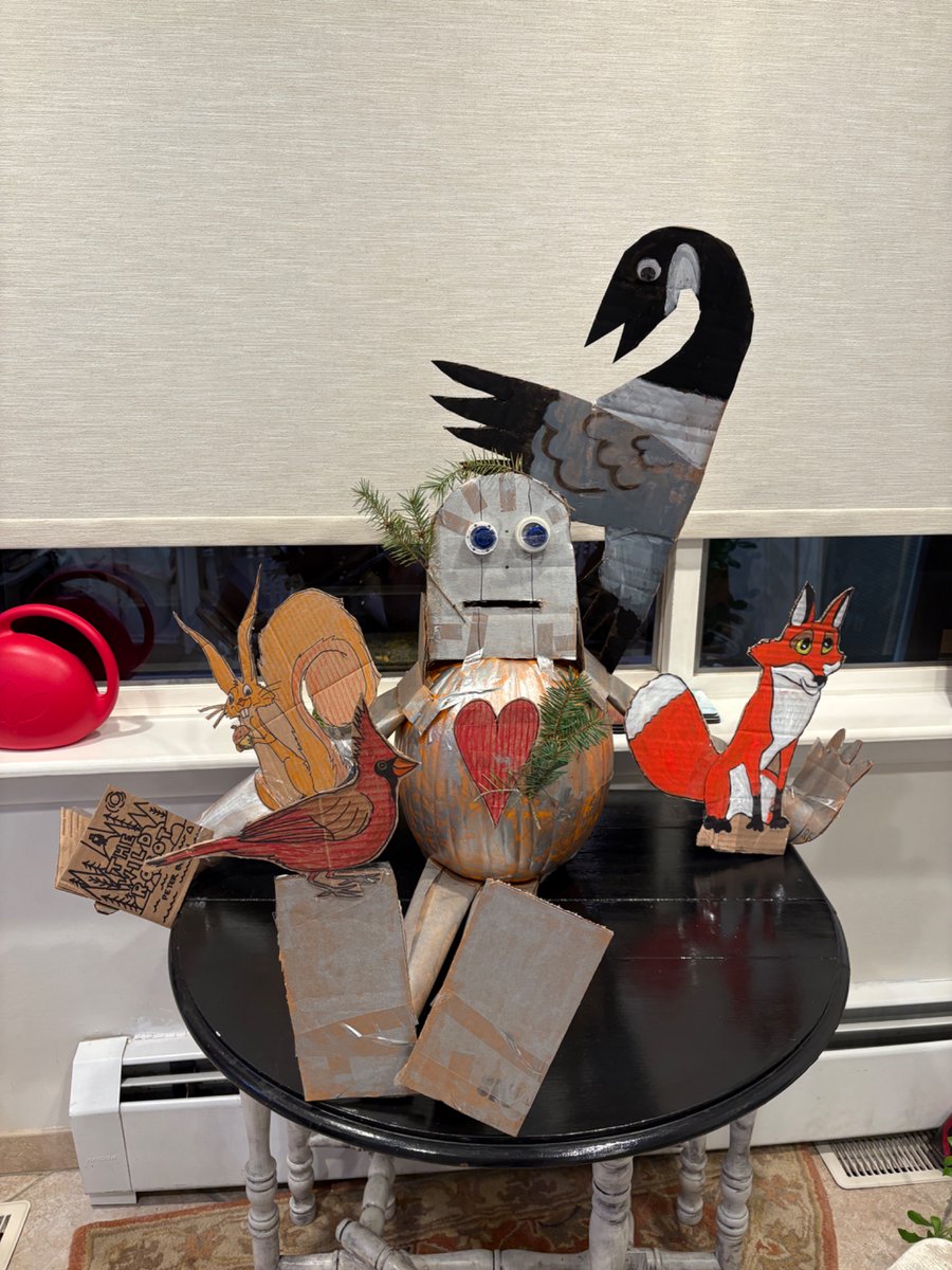 MichalTowber's tweet photo. @itspeterbrown.  Jude Prywes’ 4th grade library book character pumpkin entry. https://t.co/psjQODb6Bb