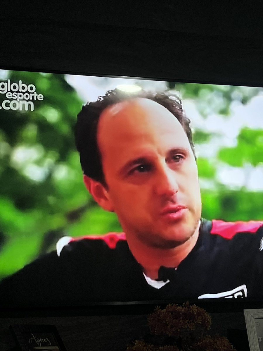 maria_neeri's tweet photo. Domingo, 20/10/2024
Assistindo pela milésima vez, o M1TO 🫶🏼
#rogerioceni #spfc https://t.co/05f4hnhqj7