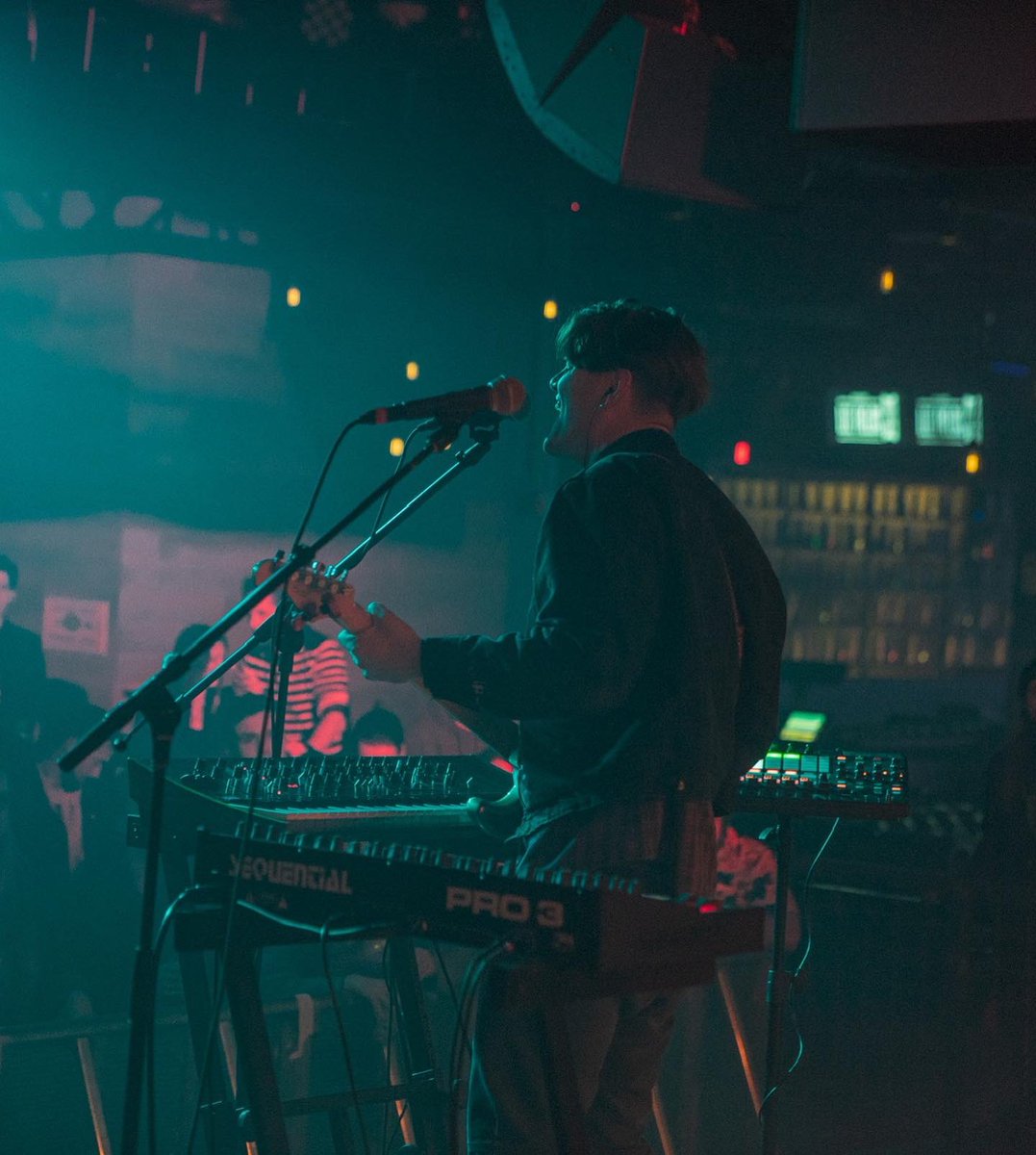 CalBlac_'s tweet image. I make fusion-influenced rock music that borrows equally from electronic music and jazz. I play guitar, keys and sing primarily while utilizing ableton onstage. Spacey guitars, analog synths, heavy bass &amp;amp; heady lyrical content are a big part of my sound and identity artistically.