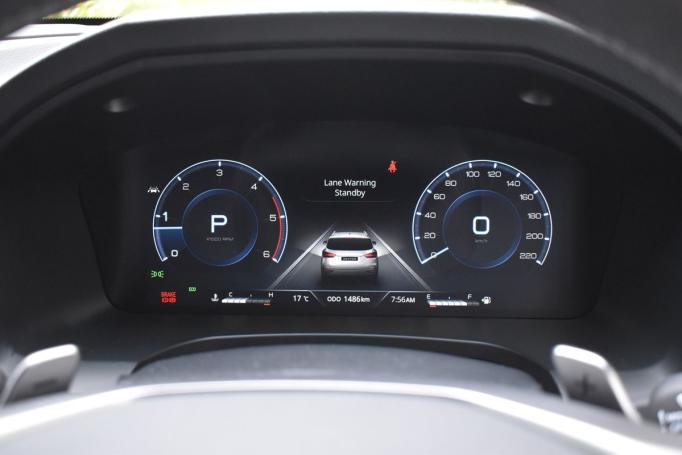 innovacommunity's tweet photo. SSANGYONG Rexton yg kayaknya dipakai jd basis mobil RI 1, garuda. Hasil modifikasi dari rumah modifikasi Pindad.

Utk yg limo, pakai basis double cabin musso Saracen krn lebih lanjang.

Mesin turbo diesel 2.2, 8AT, 4x4.

Kenapa pakai SSANGYONG yah? https://t.co/tAErV4oXDo