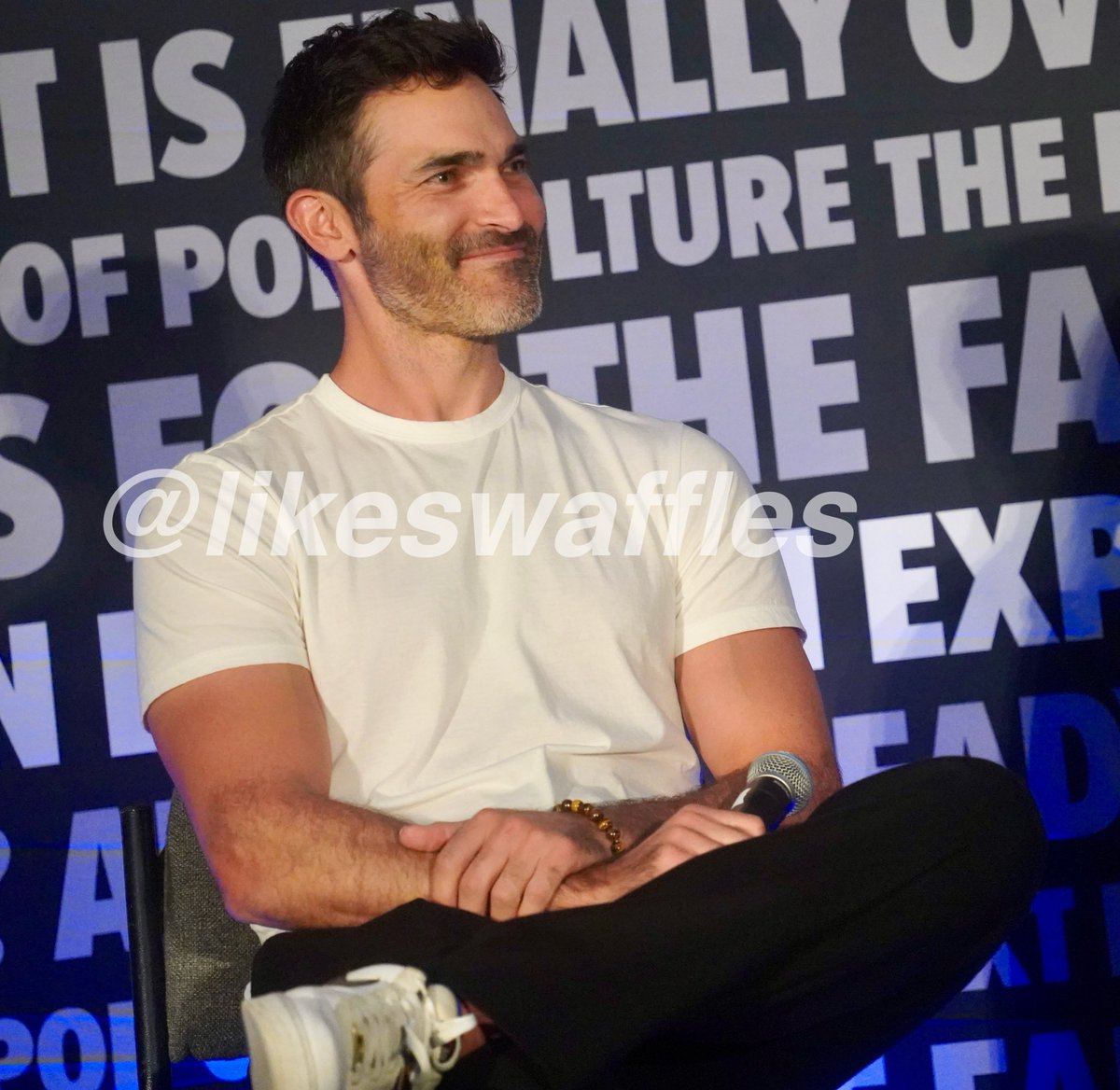 likeswaffles's tweet photo. #TylerHoechlin #DallasFanFest https://t.co/Ixq8lDeBav