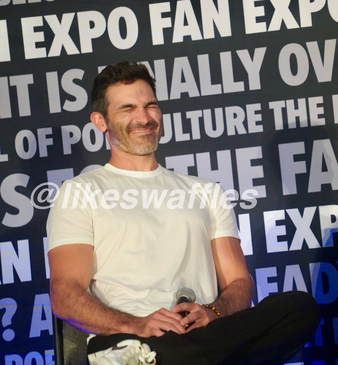 likeswaffles's tweet photo. #TylerHoechlin #DallasFanFest https://t.co/Ixq8lDeBav