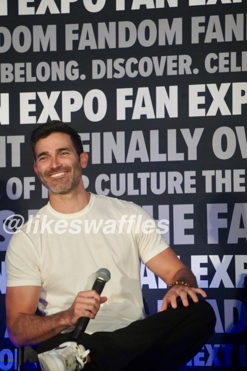 likeswaffles's tweet photo. #TylerHoechlin #DallasFanFest https://t.co/Ixq8lDeBav