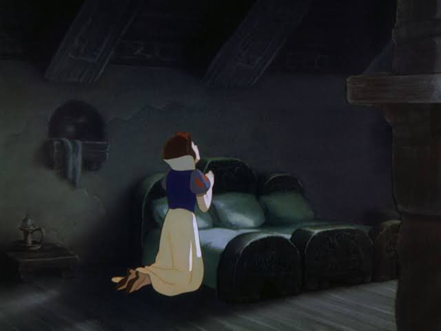 Lembrei da cena da Branca De Neve rezando
Sem chance disso aparecer no live action
