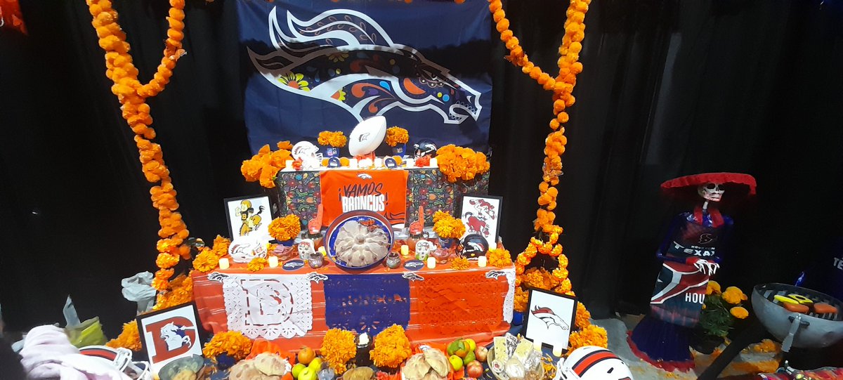 JohnSalomoB's tweet photo. Hoy tuve la oportunidad de ir al #NflFanFest #NflHastaLamuerte y fue un muy grata experiencia

@BroncosEspanol @Broncos @DenverBroncosMx @katlov86 @jovche2 https://t.co/nQtrYVYYk4