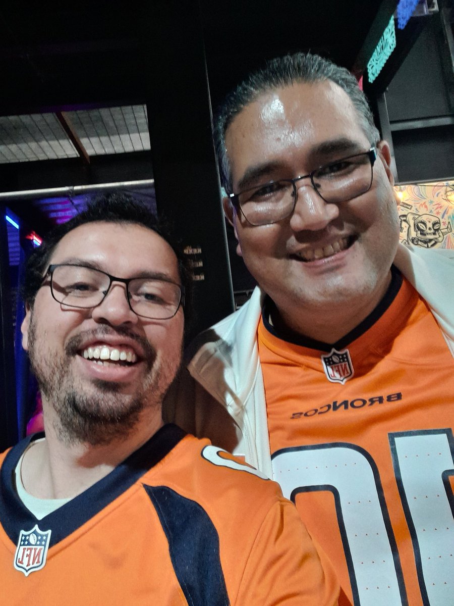 JohnSalomoB's tweet photo. Hoy tuve la oportunidad de ir al #NflFanFest #NflHastaLamuerte y fue un muy grata experiencia

@BroncosEspanol @Broncos @DenverBroncosMx @katlov86 @jovche2 https://t.co/nQtrYVYYk4