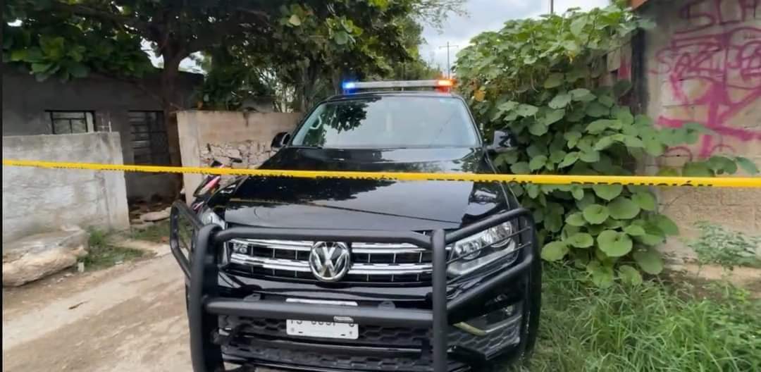 brocar73's tweet photo. Mérida 🚨 .-Un despliegue policíaco se registró en la comisaría de #komchen, luego que un hombre de la tercera edad y una joven que se presumía era su pareja fueron masacrados a balazos .
El hecho ocurrió sobre la calle 29 por 32 frente al local " el cepillon y/o Flamboyanes". https://t.co/4oG4EaDCEJ
