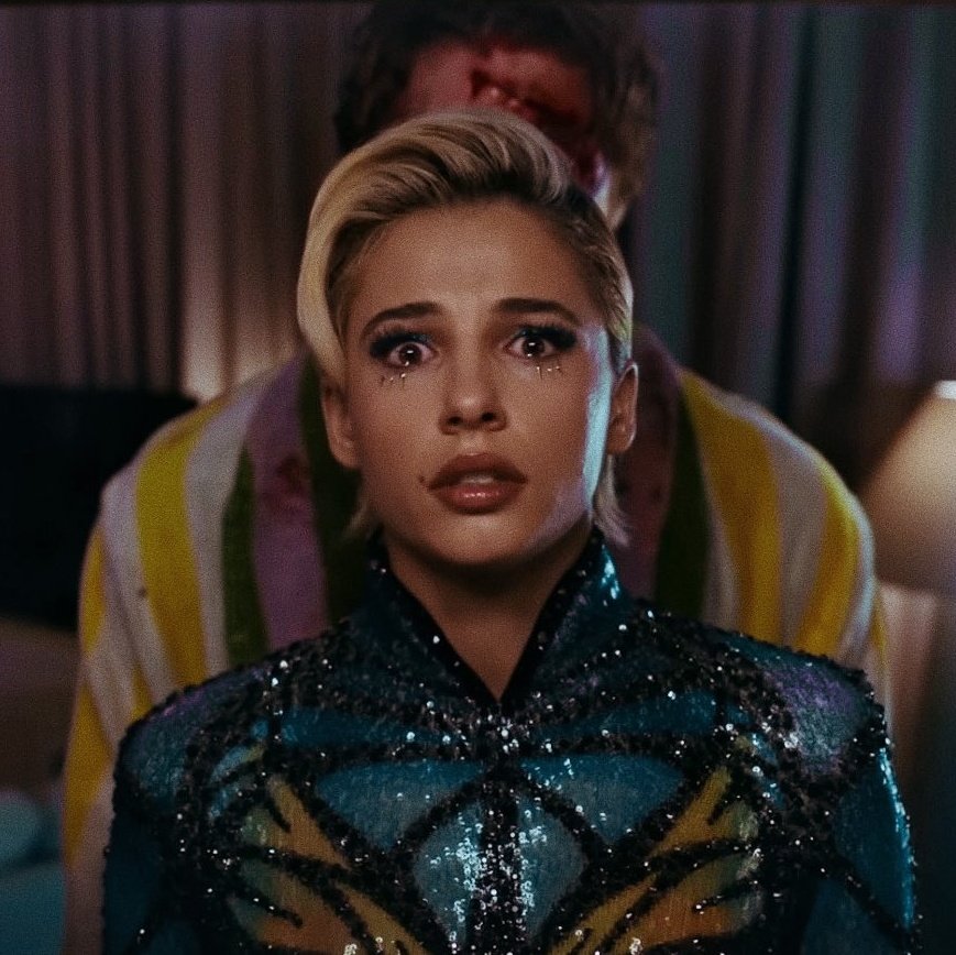 DiscussingFilm's tweet photo. Parker Finn on avoiding sequel tropes in ‘SMILE 2’.

“We close a few doors and certain questions that people had from the first film. But then, anytime one door closes, two more open.” https://t.co/UIhSUpziKW