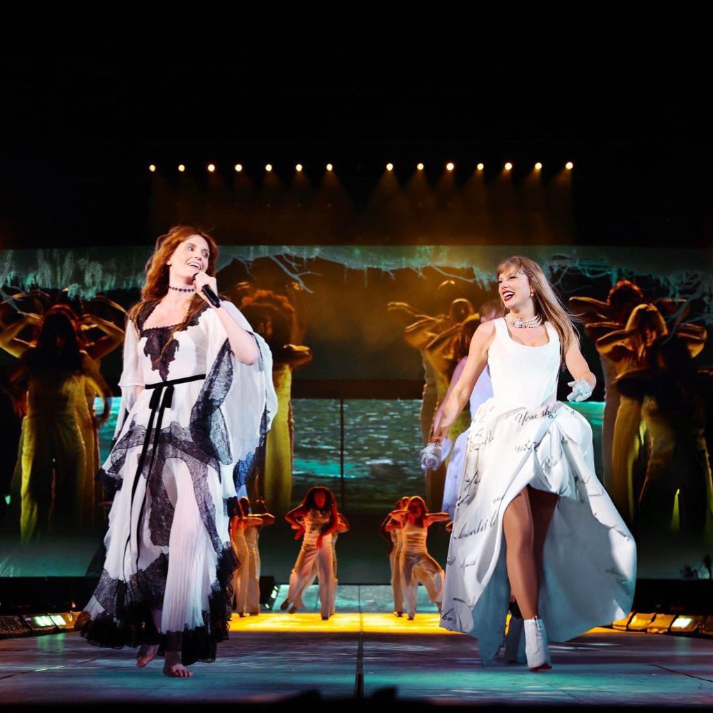 tswifterastour's tweet photo. 🚨| Taylor Swift and special guest Florence Welch of 'Florence + The Machine' are currently performing "Florida!!!" at Night 3 of 'The Eras Tour' in Miami, Florida! #MiamiTSTheErasTour https://t.co/wZ1IsdVhlW