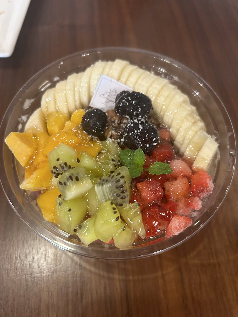 moca_1230's tweet photo. 最近はネイチャーとアサイーばっかり🥣 https://t.co/rkfoFPTdkn