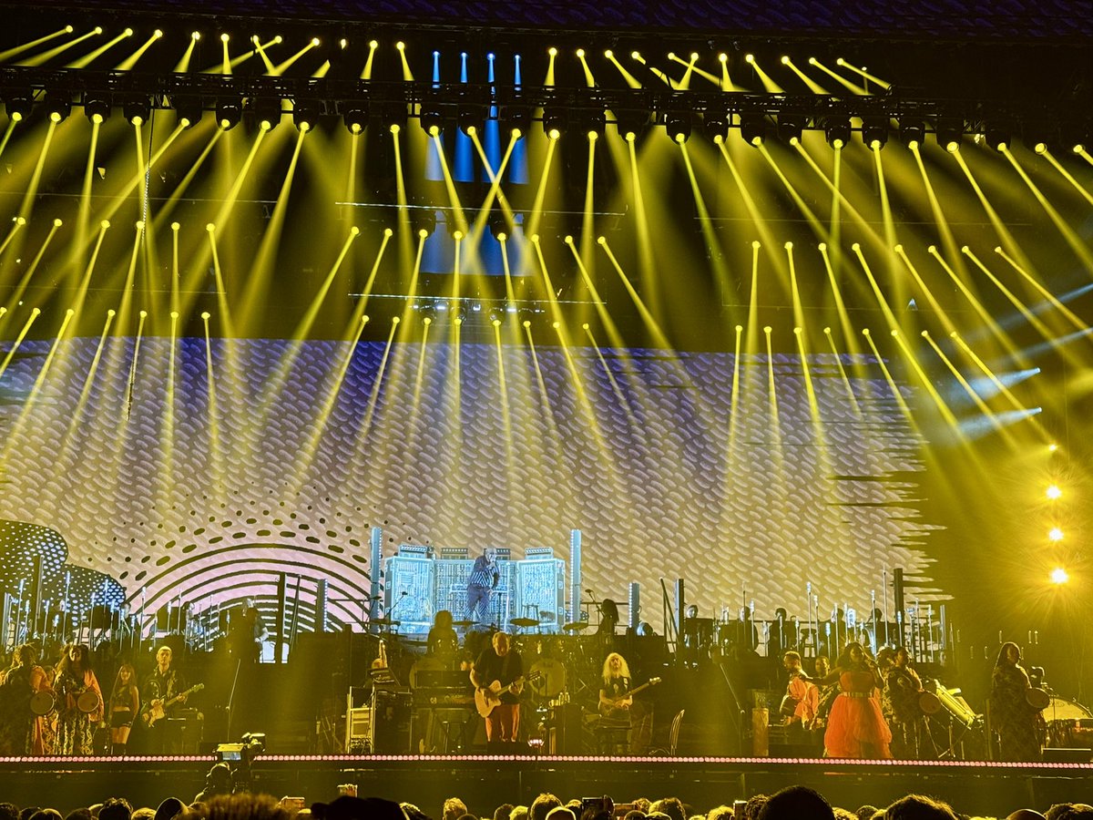 JoshSF30's tweet photo. Hans Zimmer is truly a legend https://t.co/M74C6CnOv3