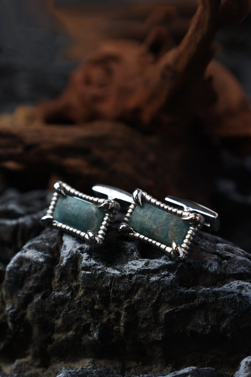 Check out these stunning Dragon Prophecy Series .Inspired by dragon legends, they're a perfect blend of mystery and elegance. Intricate details and high-quality materials make these cufflinks a must-have. Add a touch of fantasy to your style. 😎
mavinmarvy.store/products/drago…