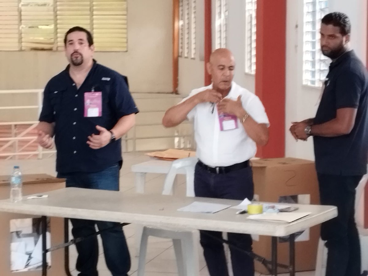 Asiaraf's tweet photo. Hoy me siento contento de ver la gran participación de los compañeros y compañeras del @pldenlinea de la #circ3 De Santiago en la elección de los nuevos miembros del #CC. Hoy puedo decir misión cumplida por trabajo realizado. (1/2) https://t.co/adBBcociq8