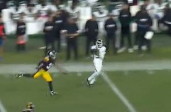 nathanmarzion's tweet photo. The result of this play was an Aaron Rodgers interception https://t.co/XhppUGehmu