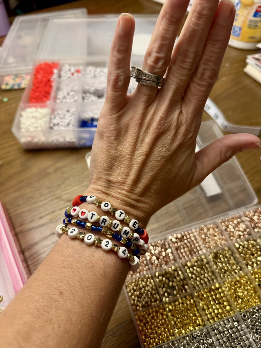 MrsRhondaLong's tweet photo. Are you tired of people asking “Who are YOU voting for”? Let these popular bead bracelets do the explaining for you! HIGHEST BID ON EACH SET WINS THE STACK!! Please share this post! 🤪

LET THE BIDING BEGIN!!! #HarrisWalz2024 #Trump2024 #maga https://t.co/rOyzeCdC4A