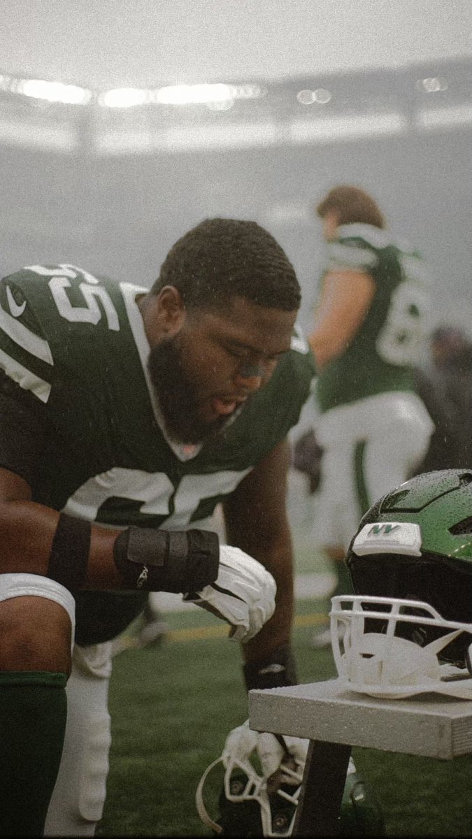 NYJetsTFMedia's tweet photo. Prayers up for Xavier Newman 🙏🏻

#Jets https://t.co/Csr7JHrvoe