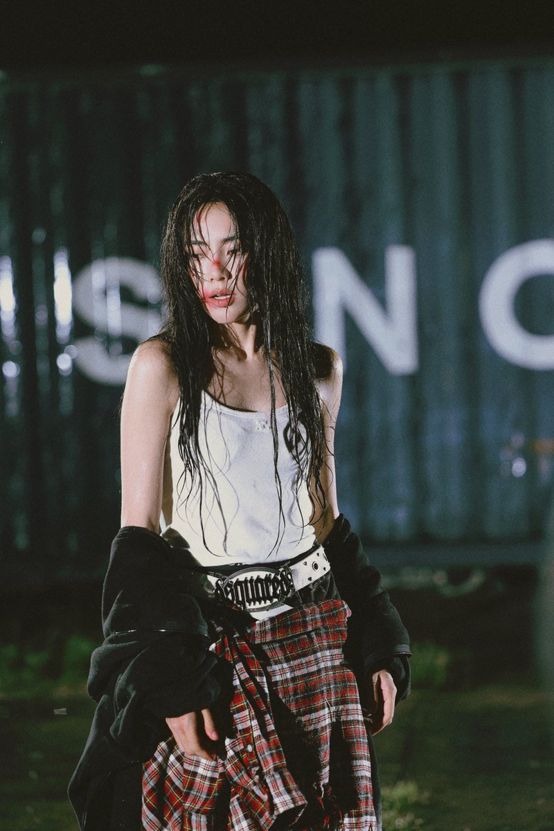 acekeyin's tweet photo. <Fly Away> jacket photos 🪽 https://t.co/suy8i1xYnr
