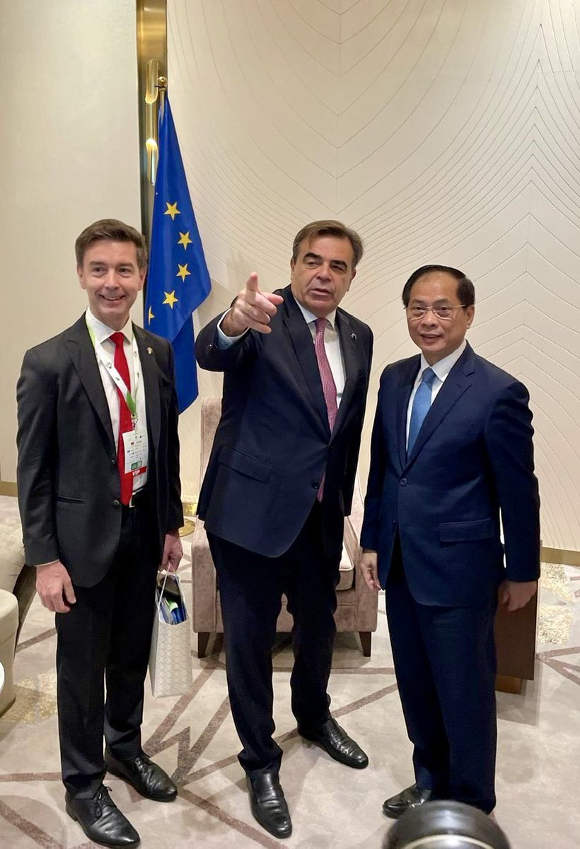 JGuerrier_EU's tweet photo. With 🇪🇺 @EU_Commission Vice-President @MargSchinas we met 🇻🇳 Deputy PM Bui Thanh Son and Ho Chi Minh City People’s Committee Chairman Phan Van Mai on the sidelines of  #GEFE 2024, which starts this morning ☀️ https://t.co/pMvdJD2ZkU