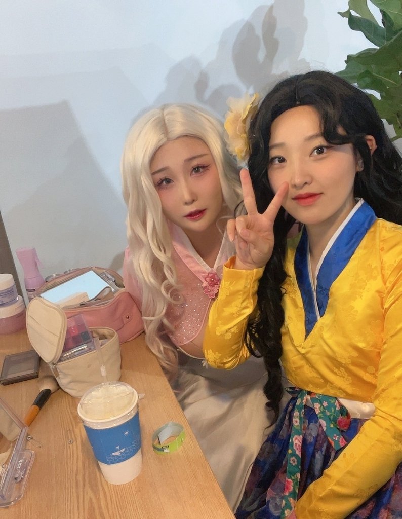 leaniii_'s tweet photo. 가담항설 갑희로 웹페 . .. 🌼💗

백매 @song_cos05
갑연 @cos_08_eight 
암주 @_meet_u https://t.co/oxUjlGj3zv