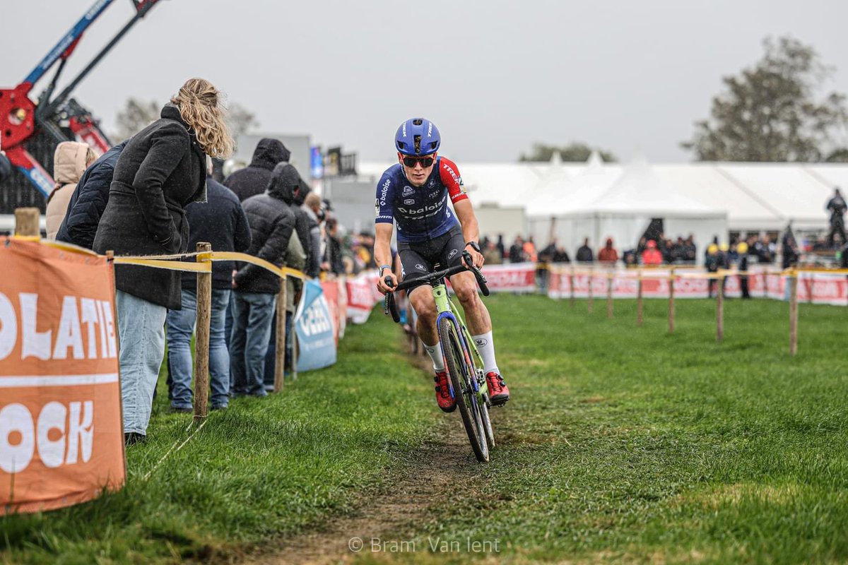 9th place at the <a href="/SuperprestigeCX/">SuperprestigeCX</a> Ruddervoorde🇧🇪

Also showed my new <a href="/ride100percent/">100%</a> glasses😎 what do you think of it?😁