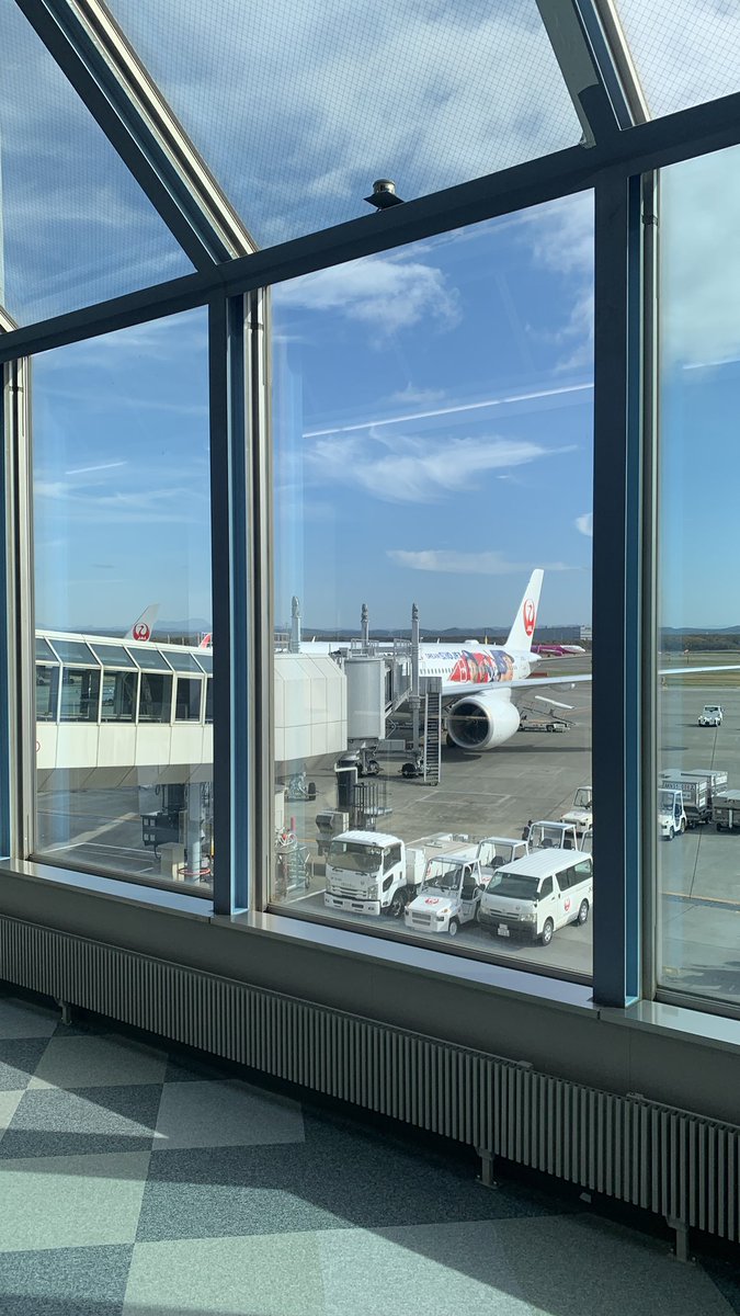 TatsuNz's tweet photo. 大谷翔平ジェットで東京に帰る✈️ https://t.co/3i7HLmY6Nw