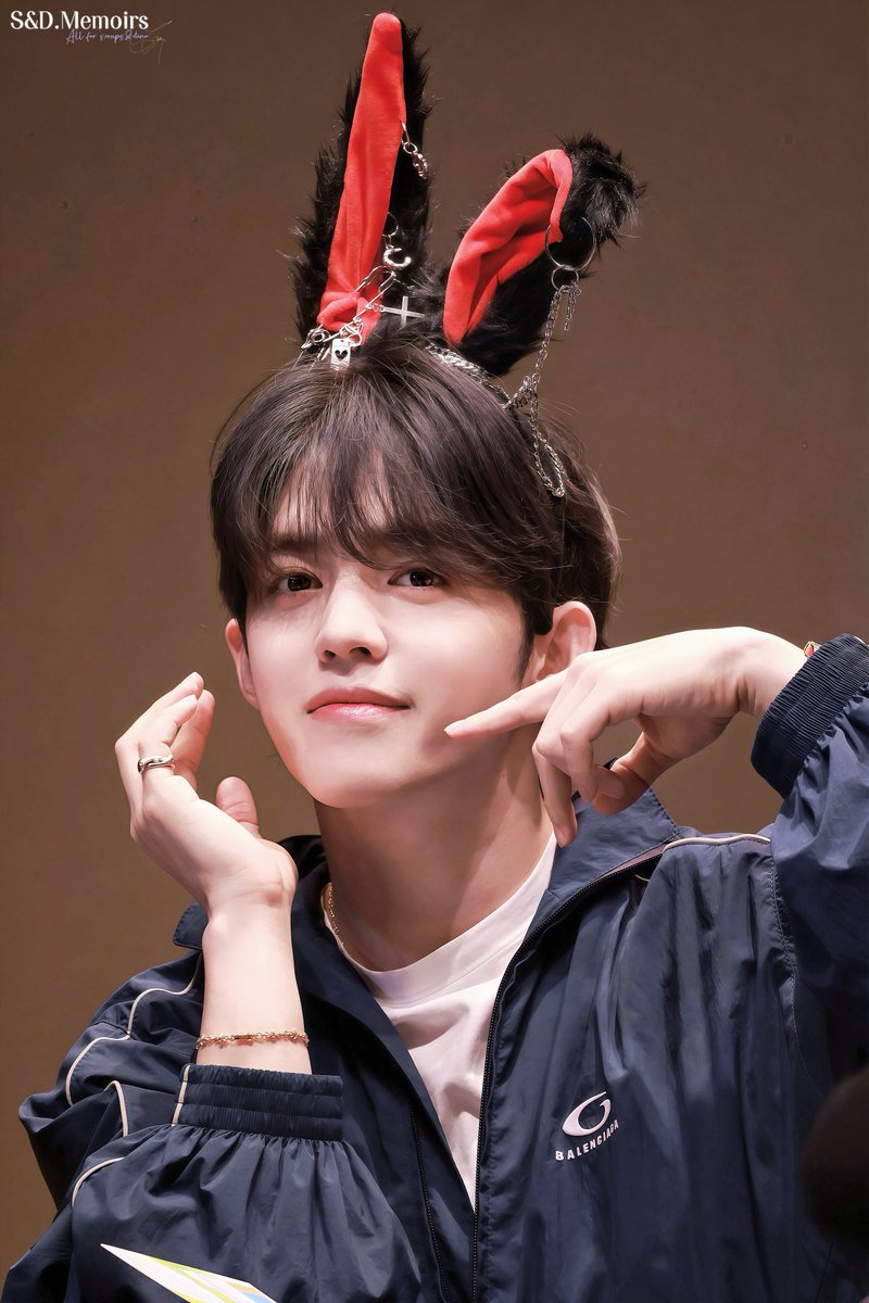 SDMemoirs's tweet photo. 241019
BDM 팬싸

🐰👀✌🏻

#에스쿱스  #SCOUPS 
#승철  #최승철 
#세븐틴  #SEVENTEEN https://t.co/oKIFC9lmJm