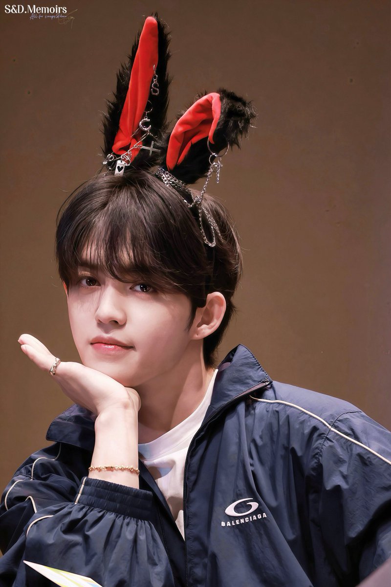 SDMemoirs's tweet photo. 241019
BDM 팬싸

🐰👀✌🏻

#에스쿱스  #SCOUPS 
#승철  #최승철 
#세븐틴  #SEVENTEEN https://t.co/oKIFC9lmJm