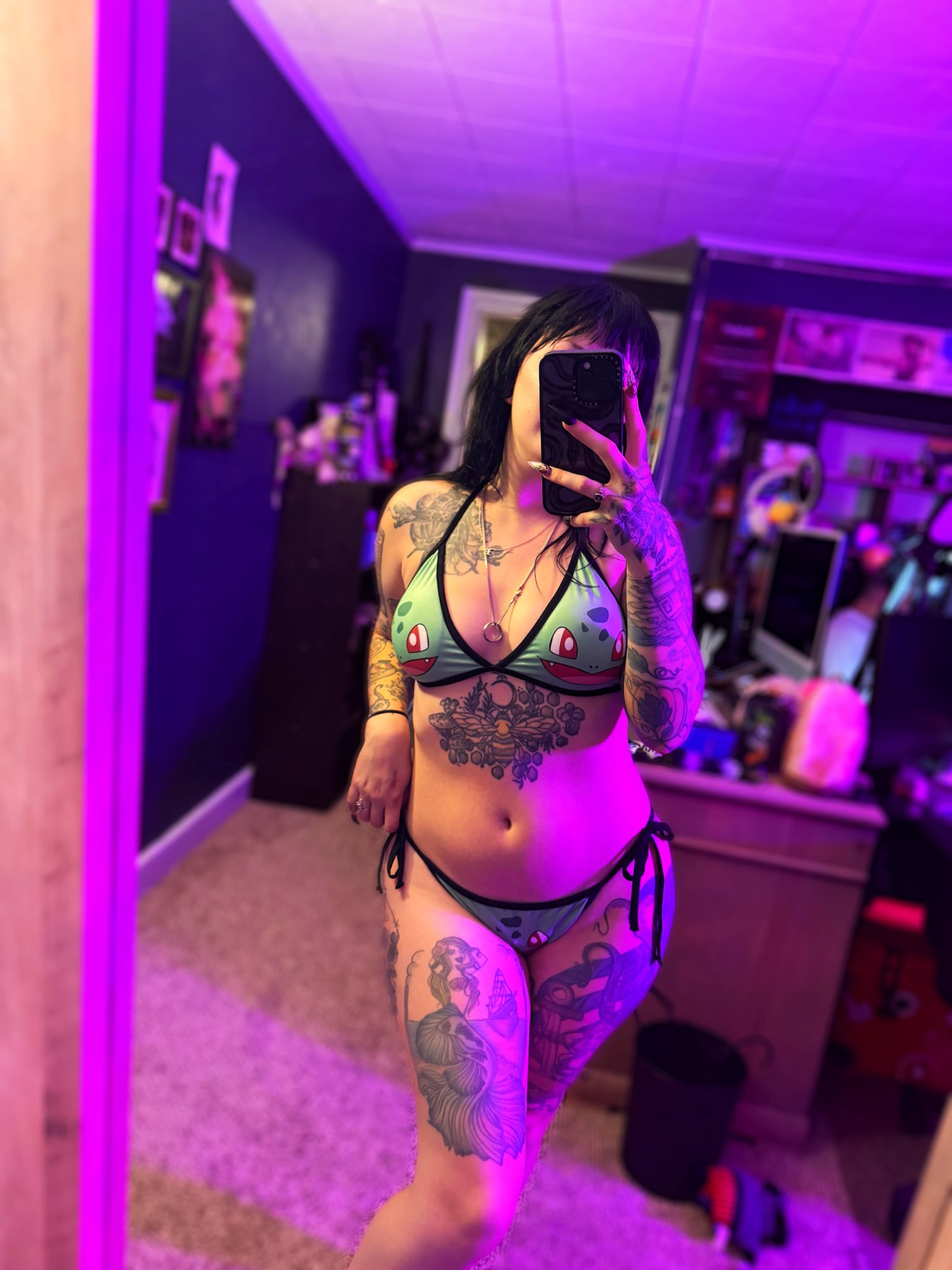 1 pic. One of my perfect subs bought me a bulby bikini 🥰 https://t.co/Q0AlDbYGM8