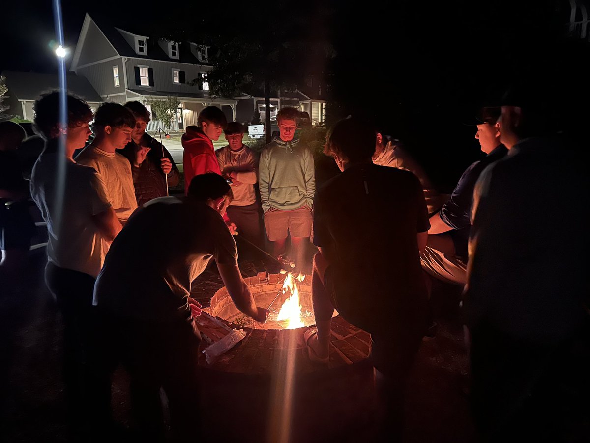 joshfloydHT's tweet photo. Great night with our seniors!  BBQ, wings, S’mores.  Last regular season game ever for this group this week!  @HuskyFast https://t.co/syx1XSFJVq