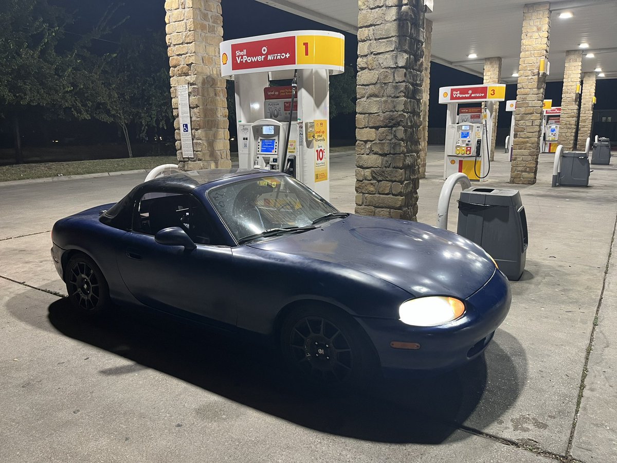 NauWusky's tweet photo. Finally got it running! Head is back on, and everything seems to be running great. Super excited
Temps are great, oil pressure seems to be where it needs, coolant is holding temp. https://t.co/TvHMi3VPZQ