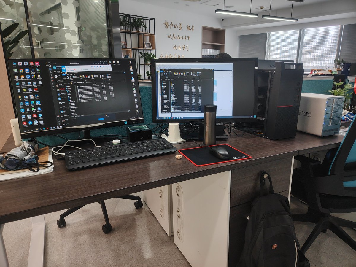 InfinityTechn11's tweet photo. My workspace in the office &amp; my workspace in my house
Something similar you found? https://t.co/UbGvgn6yc4