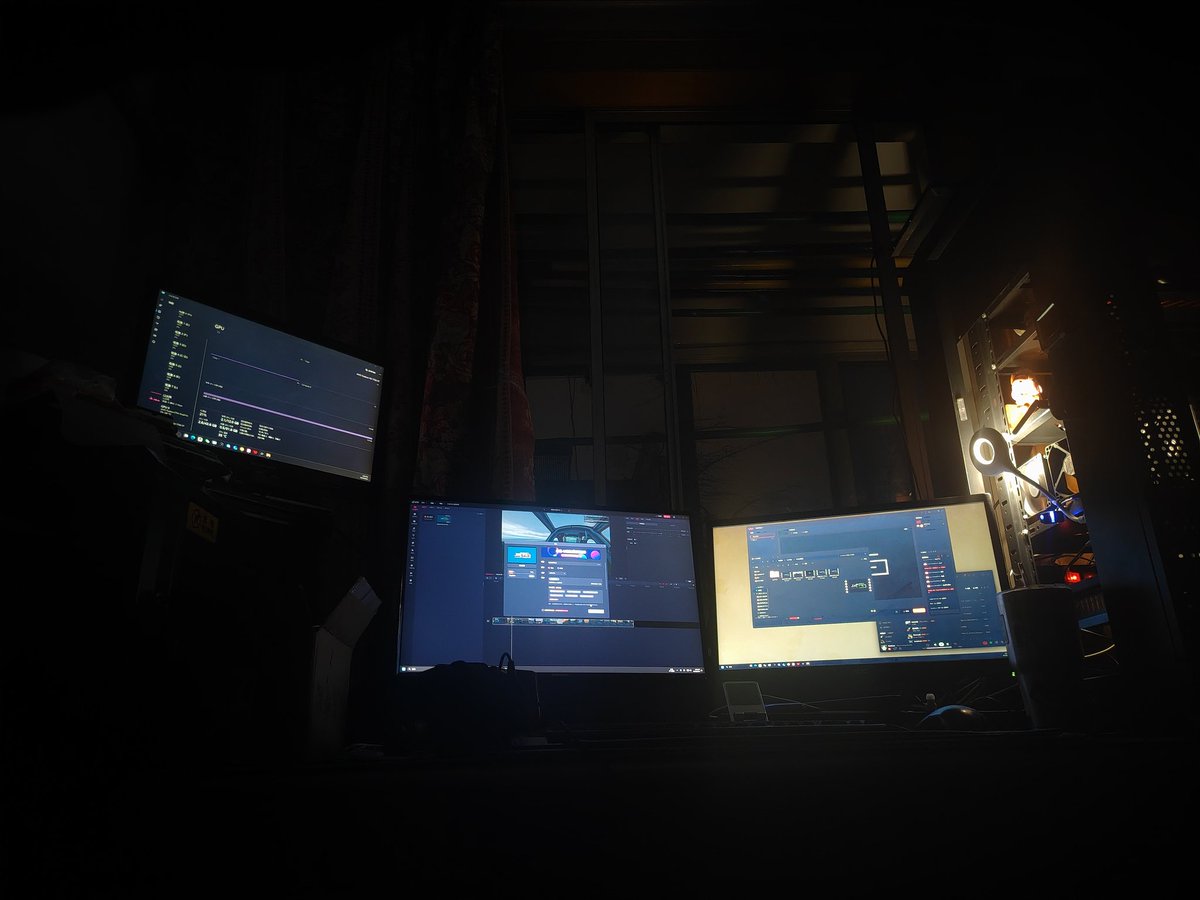 InfinityTechn11's tweet photo. My workspace in the office &amp; my workspace in my house
Something similar you found? https://t.co/UbGvgn6yc4