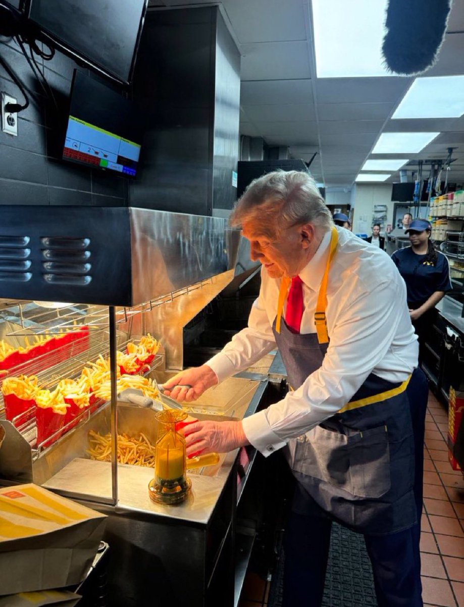 Donald #trump working at #McDonald’s