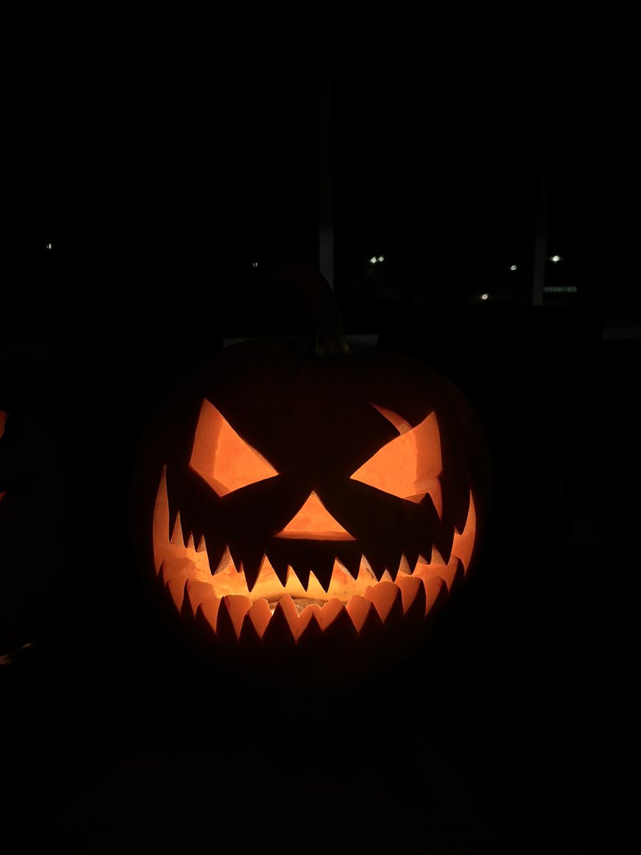 BillBourrier's tweet photo. Proud of my pumpkin carving https://t.co/GfuIwy4W5B