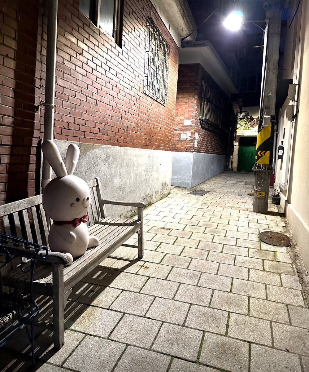 swas1019's tweet photo. 懐かしくて…また訪れてみたの?🥺🐰💗 @siwonchoi
최시원の足取りを辿る旅
🐰ちゃんの路地 梨花洞壁画村
#최시원の足取りを辿る旅
#dna러버 #dnalover
#최시원 #siwon #siwonchoi #シウォン
#崔始源 https://t.co/5F8Nh1Kw47