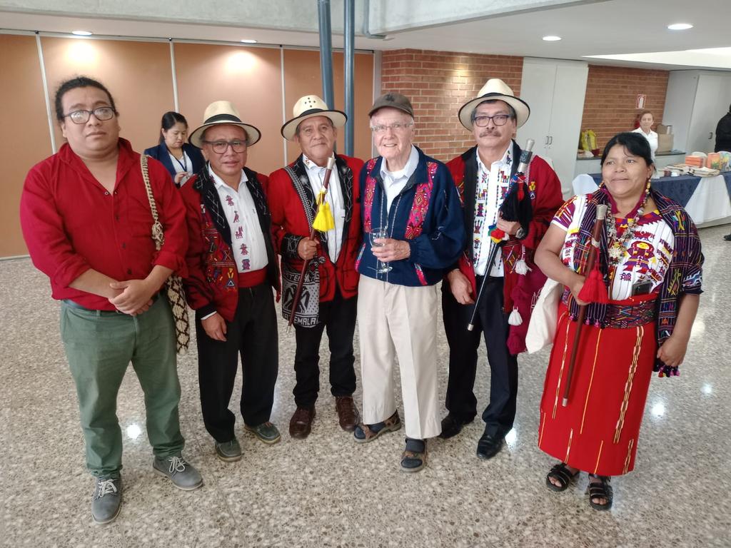 Un merecido reconocimiento!!!!
Saludos con respeto y admiración estimado Ricardo Falla.