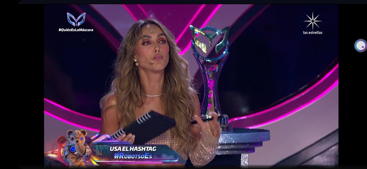 Rebelderbd39501's tweet photo. La más Hermosa ANAHÍ 
¿Quién es la máscara?
@Anahi https://t.co/GQrN6nmugj