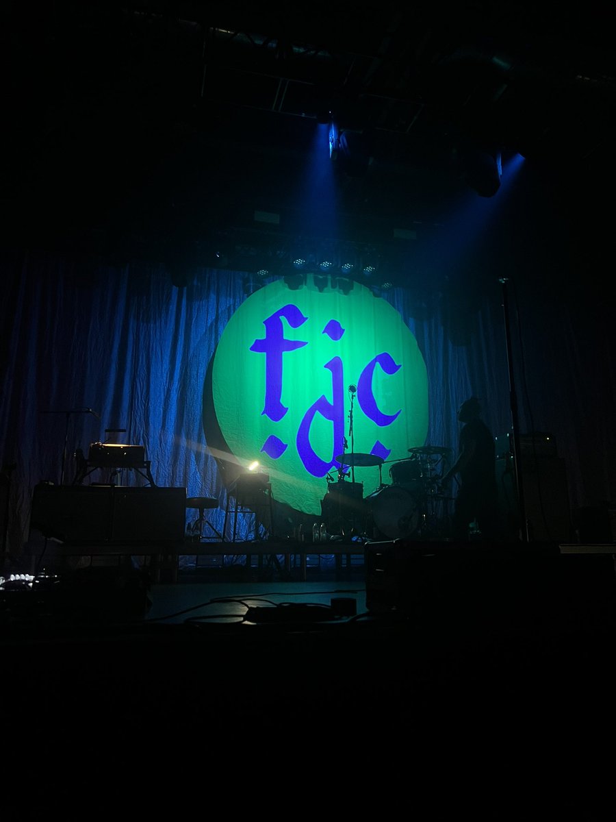 girl who doesnt play about fontaines dc