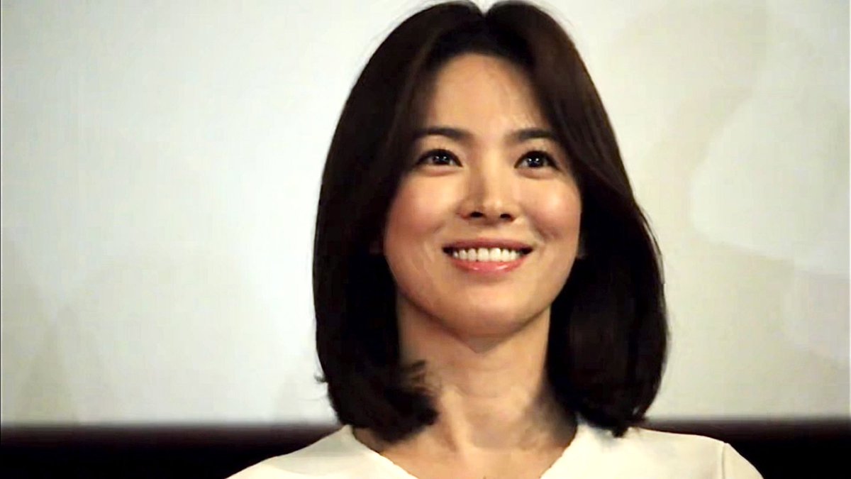 verafcrmiga's tweet photo. song hye kyo beauty is just immaculate, no wonder people’s jaw drop whenever they see her in person https://t.co/PaCiZfj7hX