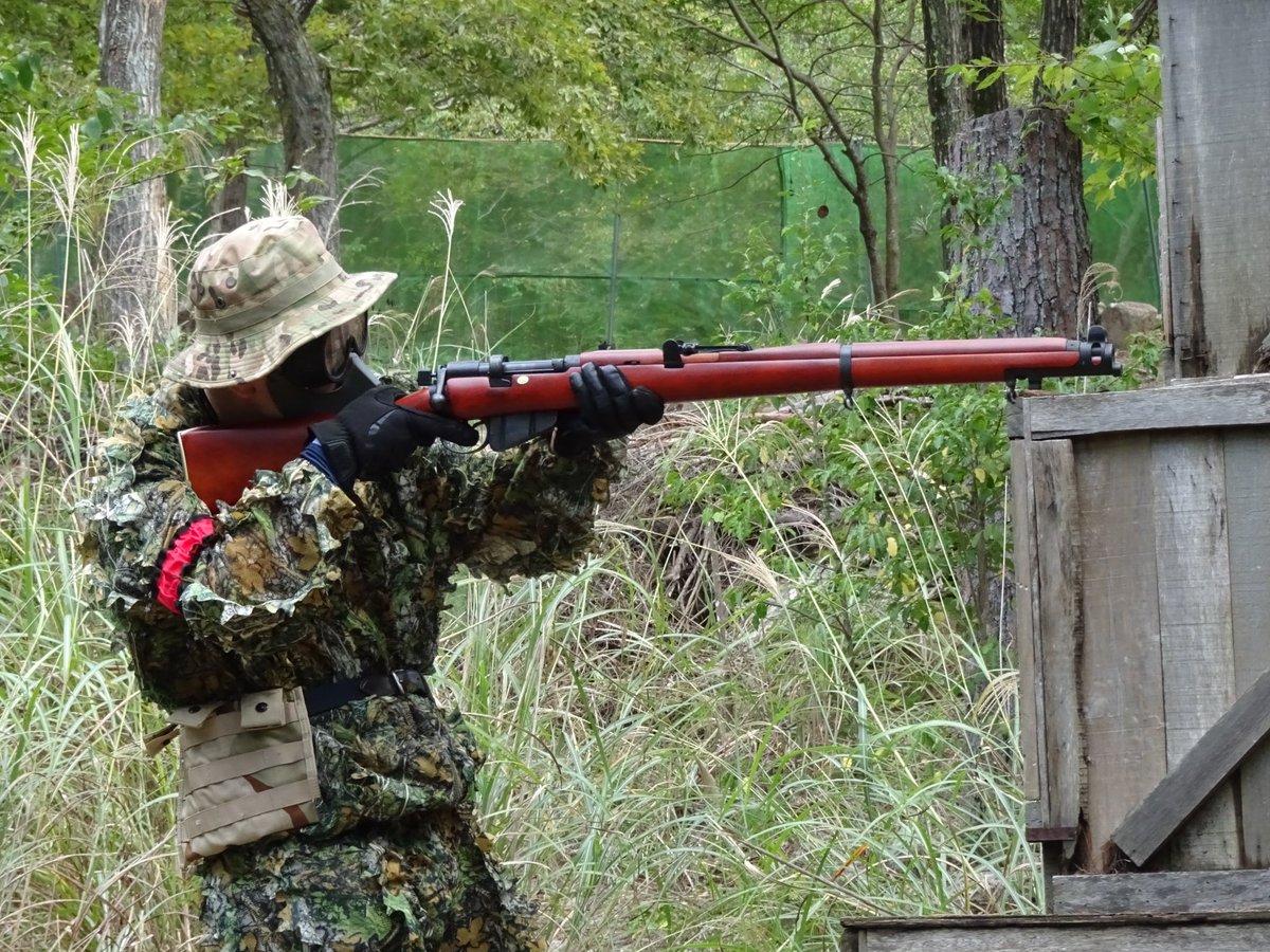 toshi_python893's tweet photo. リー・エンフィールドは映えする。戦果はハンドガンで4キル、AR15で1キルと計5キル。リーエンは坊主だったけど撃ち合いの機会は割と多くてロマンを楽しんだ。#トマト杯 #サバゲー #フロントライン能勢 #エアコキ #エアガン #LeeEnfield #arisoft https://t.co/U90ozAFjbC