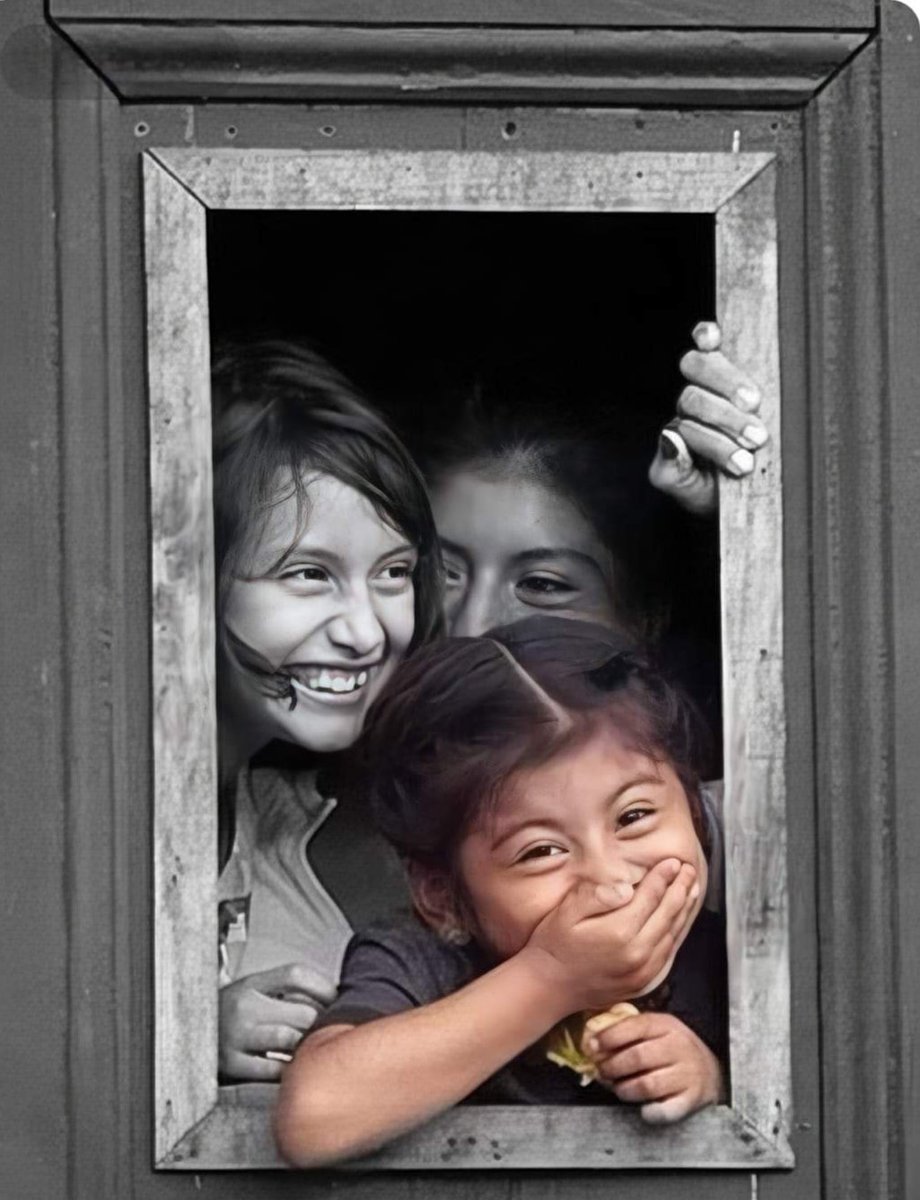 السعادة ليست في أين تكون، بل مع من تكون♥️

#صباح_الخير