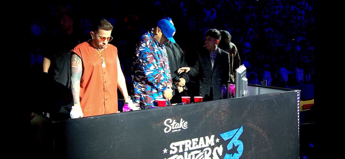 DELAGHETTO DARREL COSCU WESTCOL Y BLESSD SIENDO PREDICADOS POR JH 
es Cinee 🚬