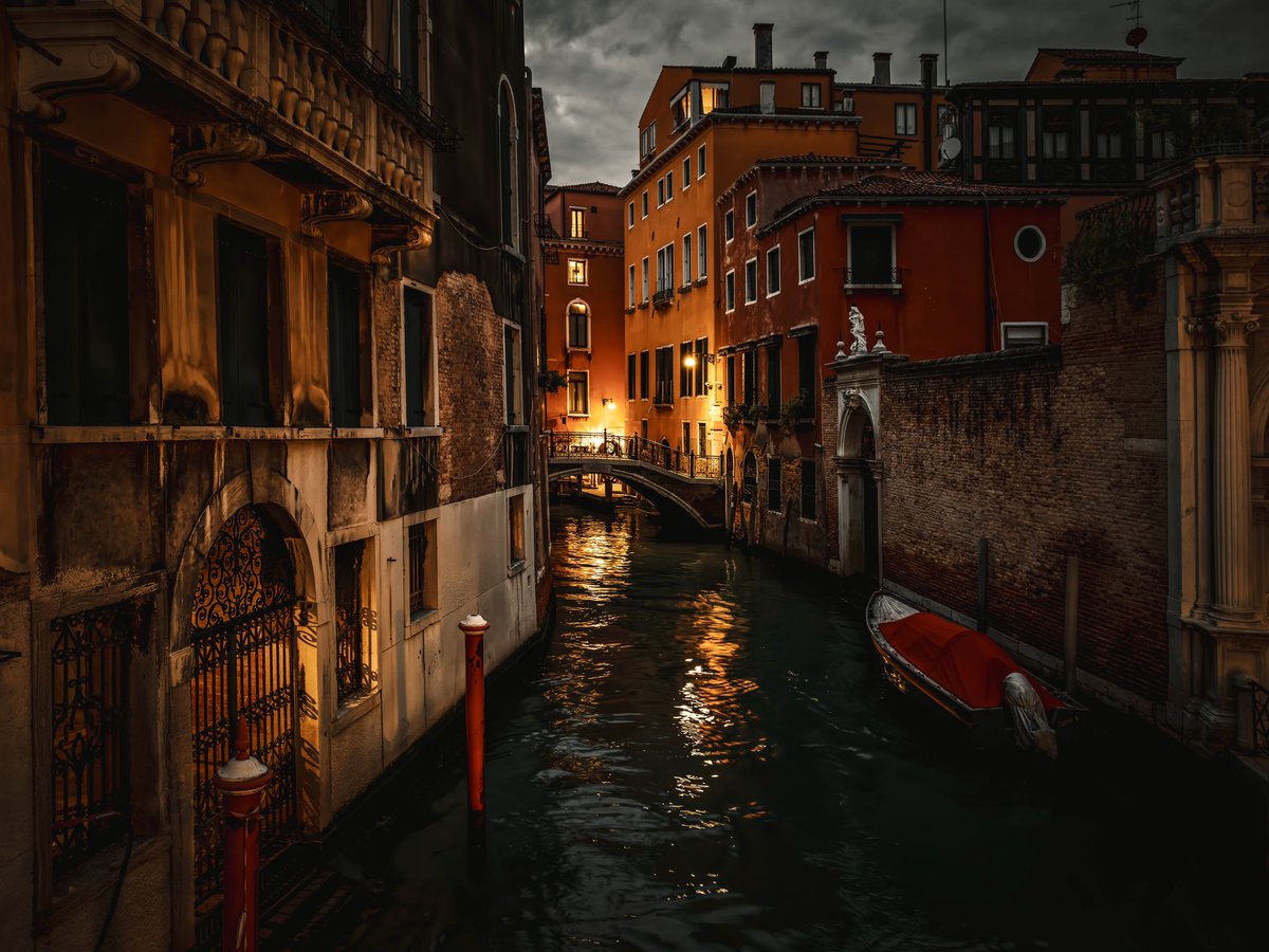 pmichellon's tweet image. Venice captured with the Fujifilm GFX 100SII + GF 32-64mm. Denoized and adjusted for perspective in @DxOLabs #photolab8 #viewpoint5 | final edits in Lightroom @fujifilmfrance