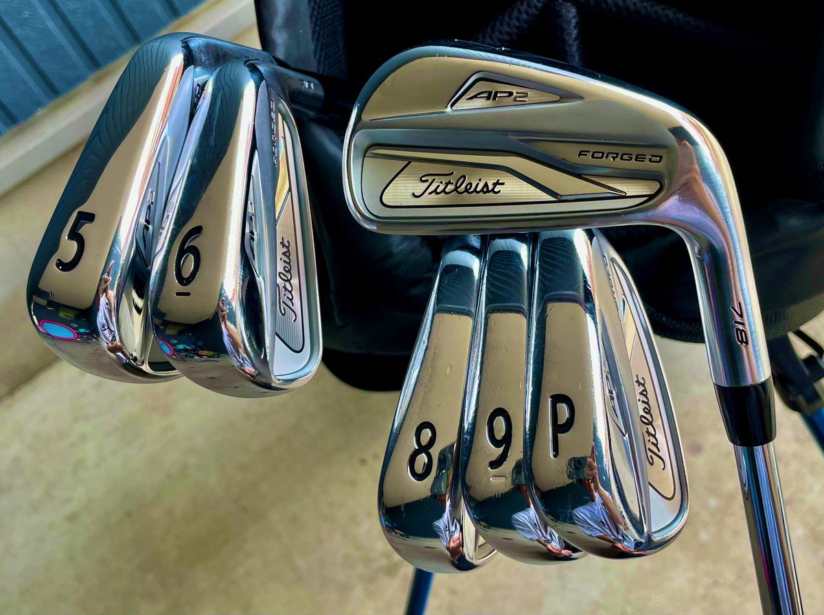 60Eoi0's tweet photo. 《 更新 》

１w          キャロウェイのやつ 
５w          キャロウェイのやつ 
UT            タイトリストのやつ 
Iron          タイトリストのやつ
Wedge    タイトリストのやつ

PT         イーブンロールのやつ  ⭐︎new⭐︎ https://t.co/xrJUX8Pk0y