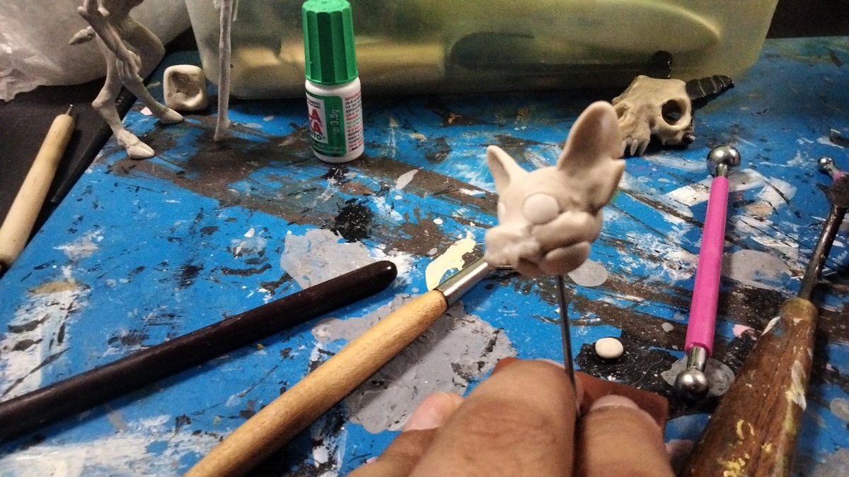 Ahí va, avanzando a paso lento, pero ahí va... Me gustaría ir más rápido pero el material tarda en secar