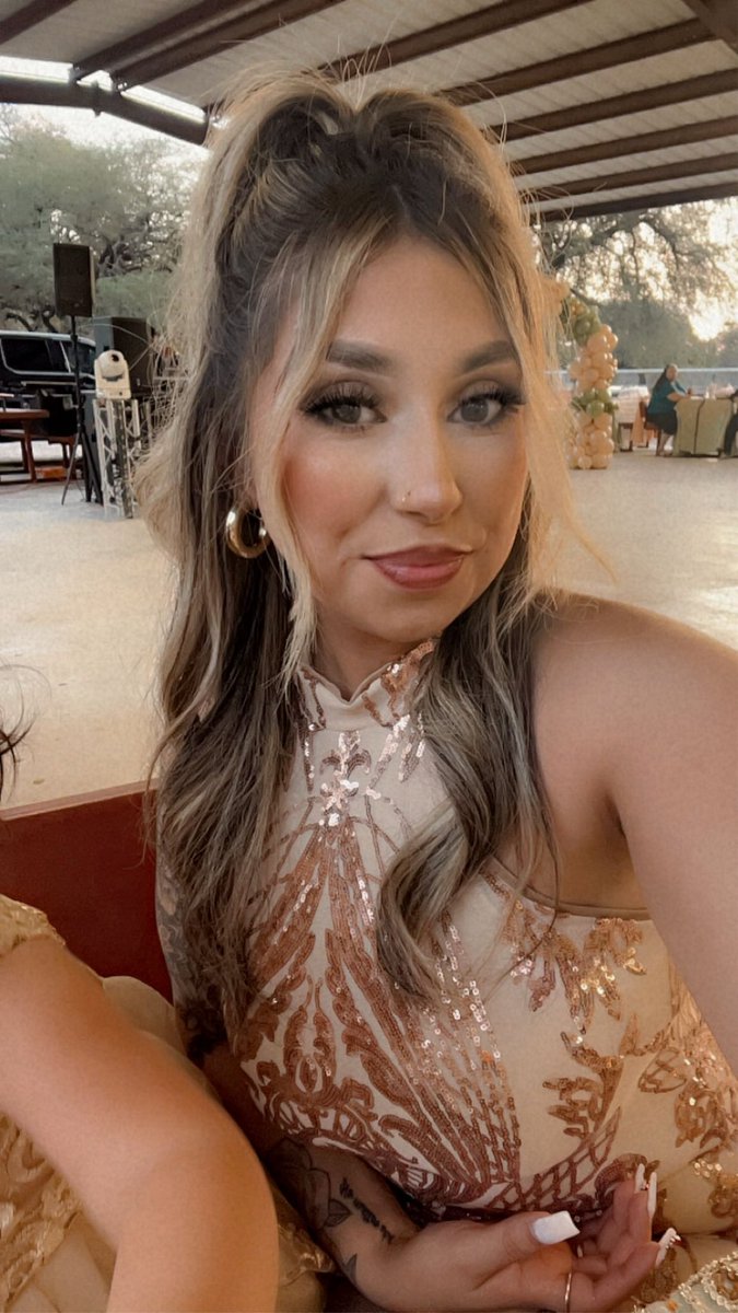 triannamtz02's tweet photo. 🦋 https://t.co/5GUzV8CV5B