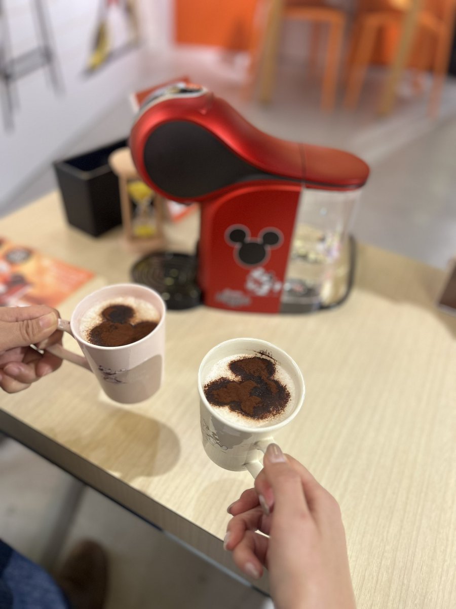 mikason911's tweet photo. 今渋谷で #ドルチェグスト
イベントでミッキーカフェラテ作って飲めるやつある！
楽しかった行ってみて。

#pr
#ネスカフェ
#ドルチェグスト
#バリスタミッキー https://t.co/xXshPEsvtU