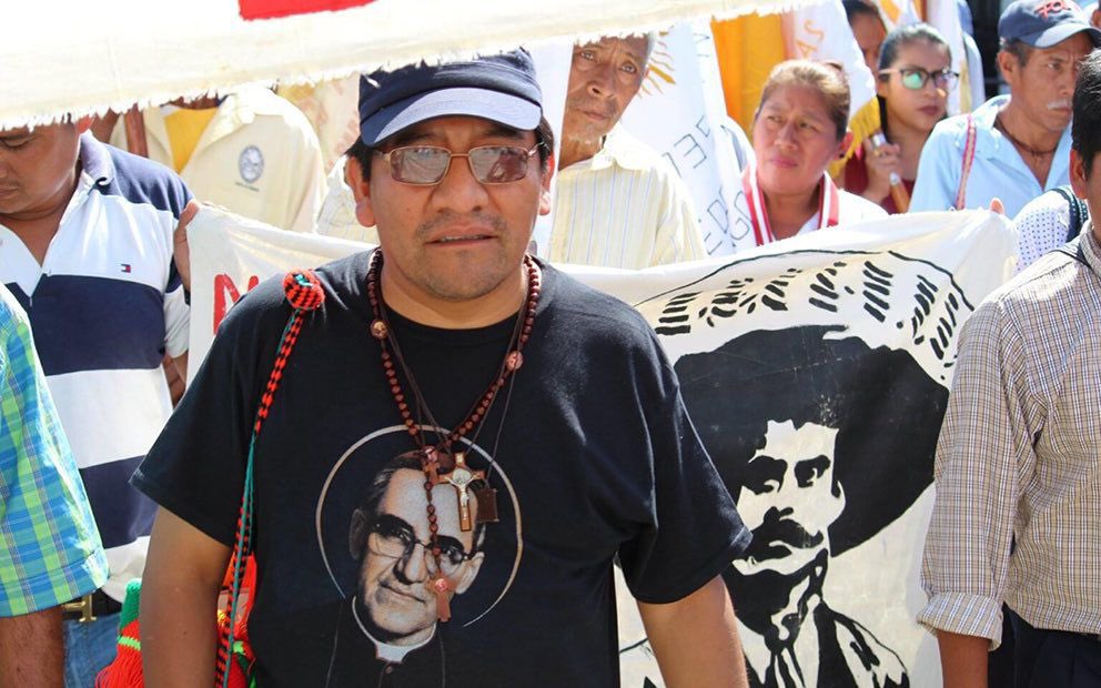 Hoy asesinaron al Padre Marcelo Pérez, del Clero de San Cristóbal de las Casas (Chiapas, México). El Padre Marcelo fue un profeta de la paz y la justicia. Lo mataron para silenciarlo. Era de esos incómodos para los delincuentes y los poderosos. Dios lo reciba en su casa.