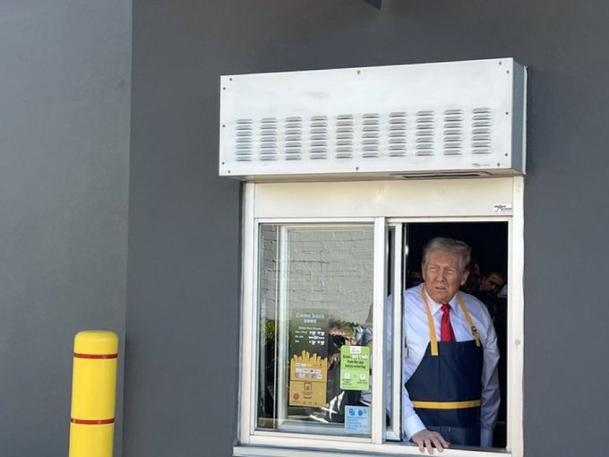 Best man ever. Ha ha <a href="/realDonaldTrump/">Donald J. Trump</a>  #DonaldTrumpIsAProlificLiar  #DonaldTrump